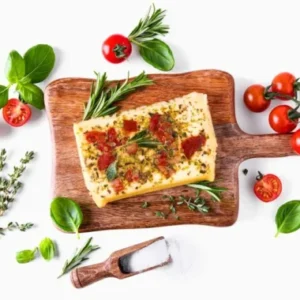 Wędzona mozarella z bazylią i suszonymi pomidorami, 140g